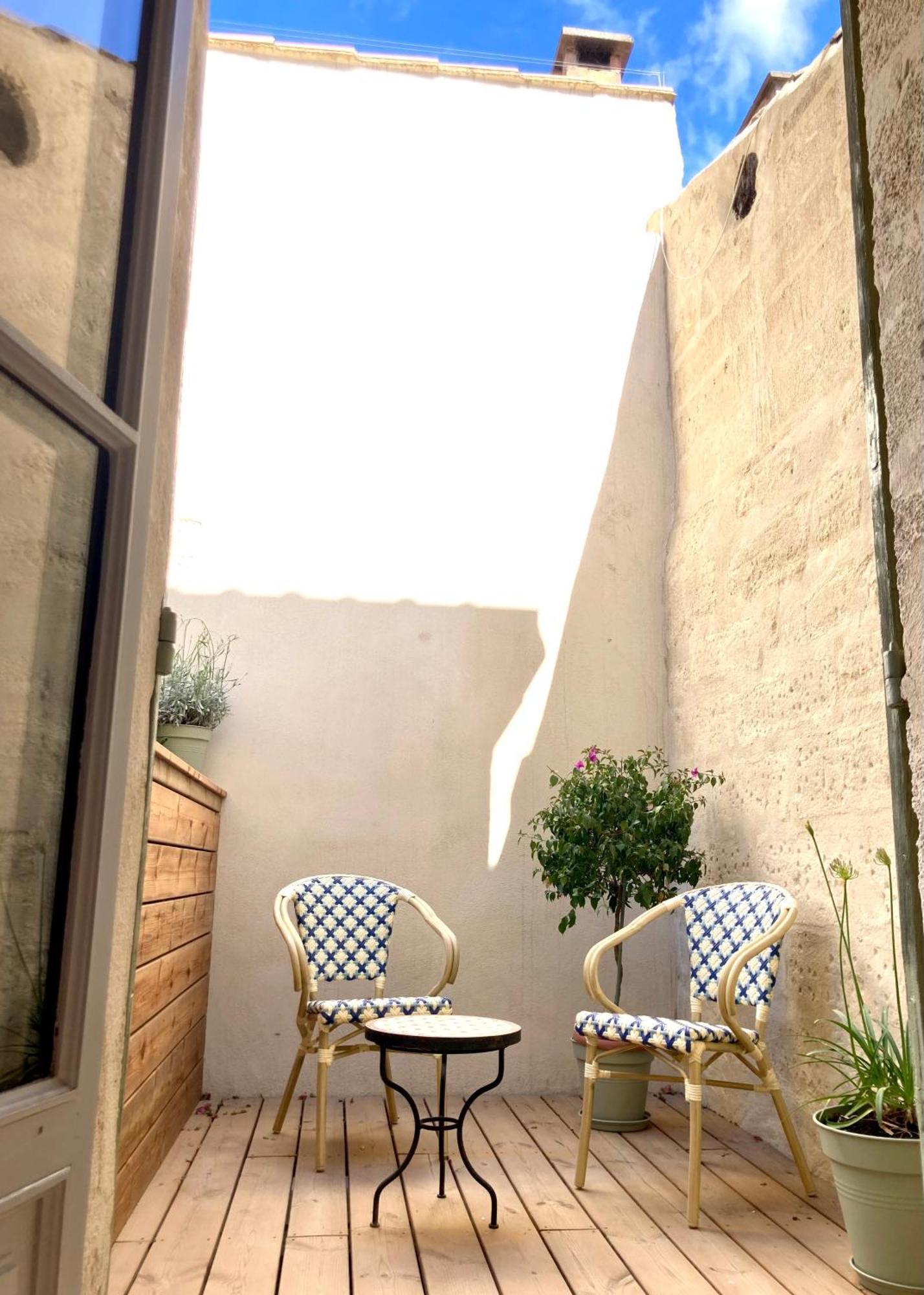 Le Petit Avignon - Chambres & Appartement A Deux Pas Du Pont D'Avignon Et Du Palais Des Papes Oda fotoğraf