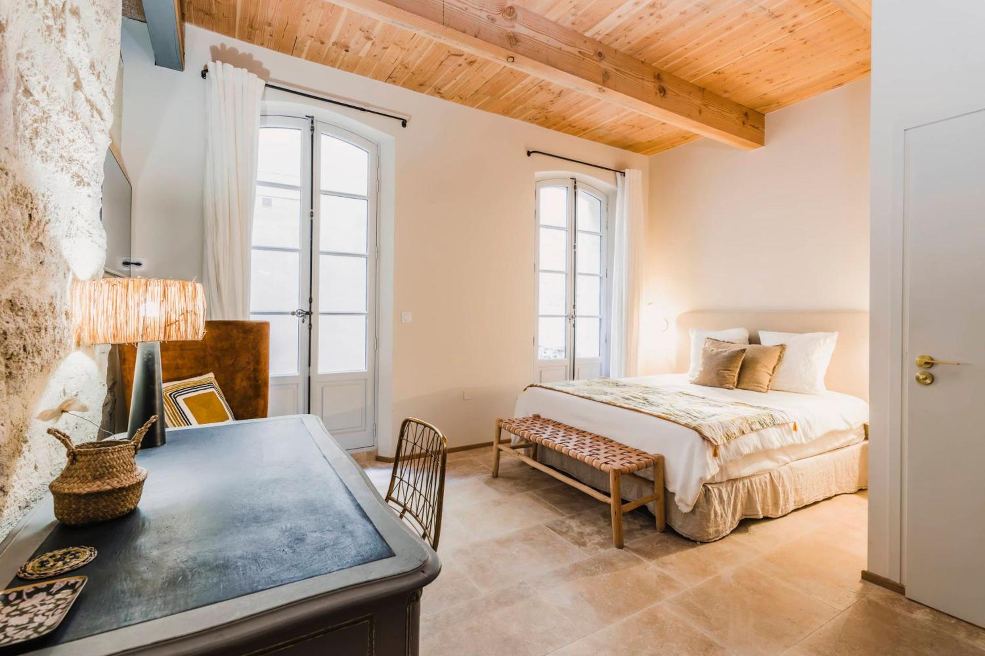 Le Petit Avignon - Chambres & Appartement A Deux Pas Du Pont D'Avignon Et Du Palais Des Papes Dış mekan fotoğraf