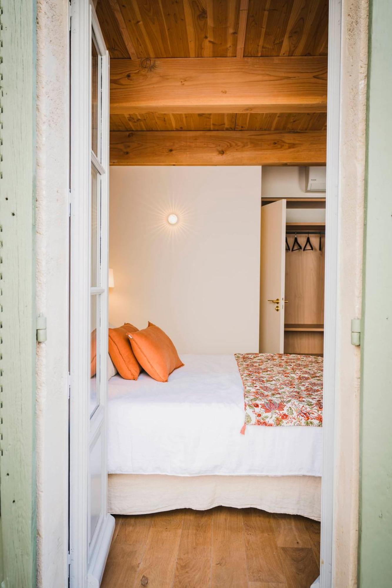 Le Petit Avignon - Chambres & Appartement A Deux Pas Du Pont D'Avignon Et Du Palais Des Papes Dış mekan fotoğraf