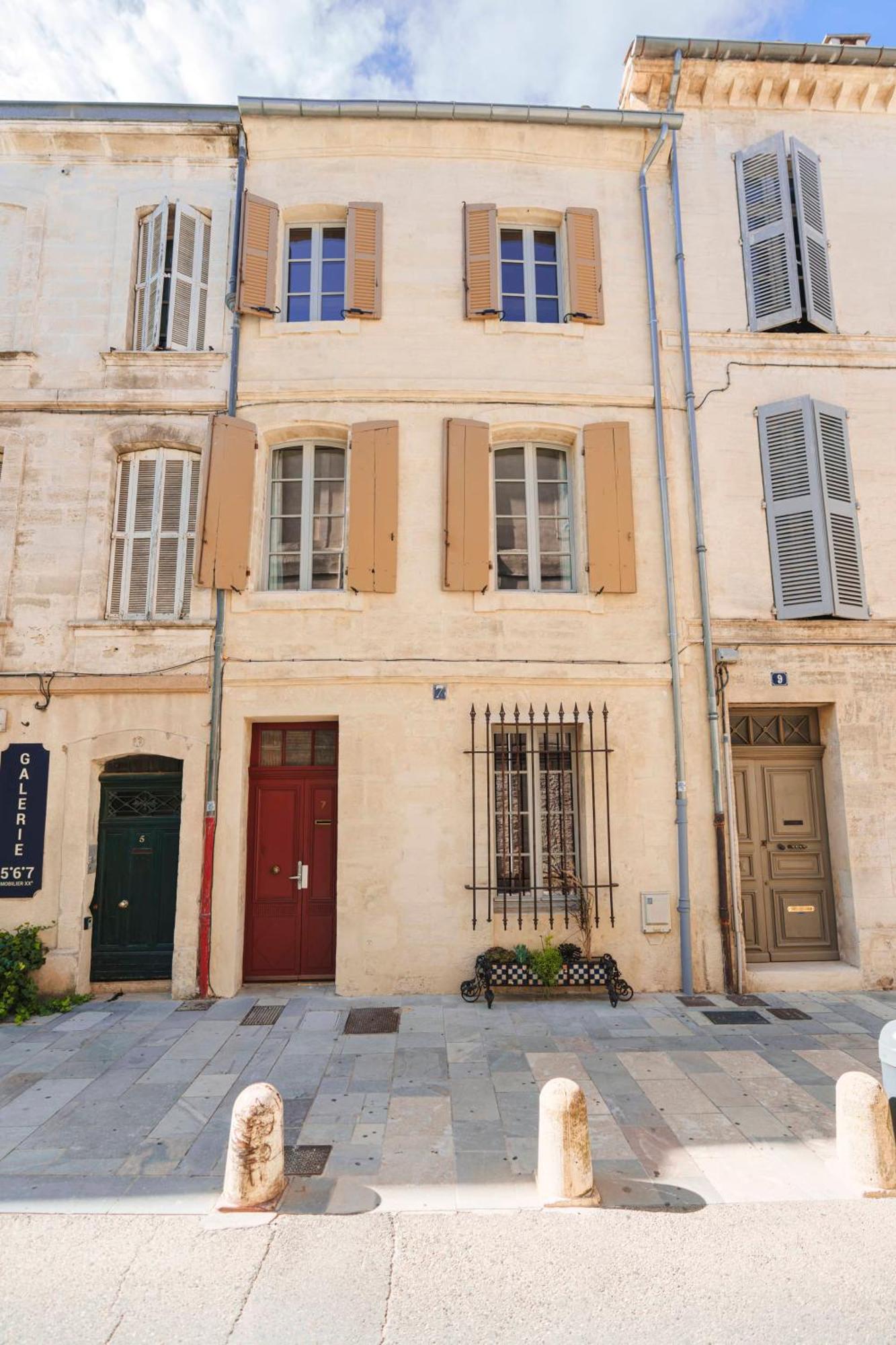 Le Petit Avignon - Chambres & Appartement A Deux Pas Du Pont D'Avignon Et Du Palais Des Papes Dış mekan fotoğraf