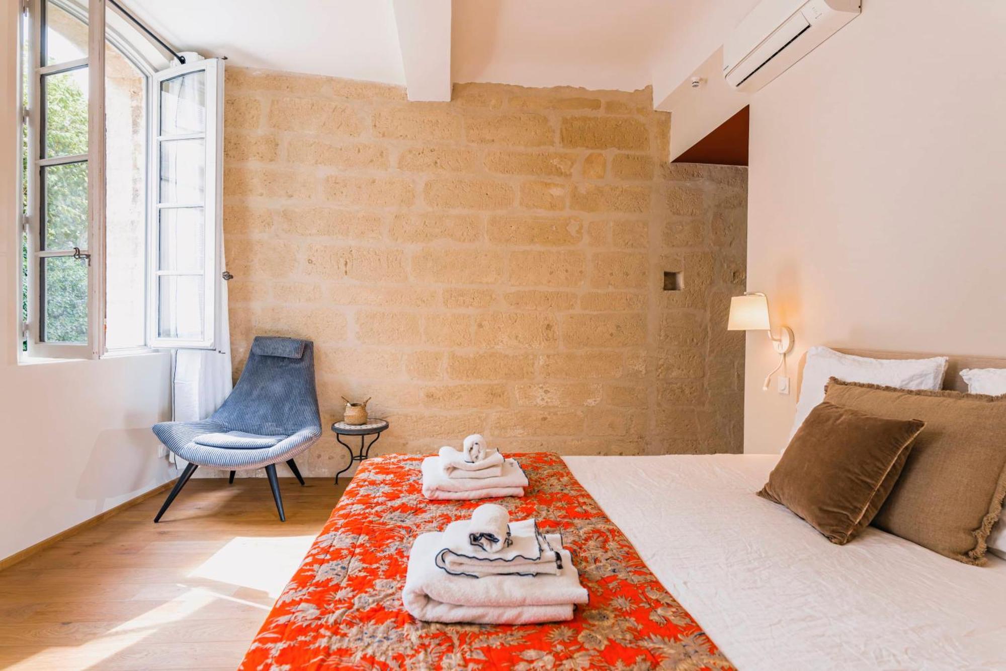 Le Petit Avignon - Chambres & Appartement A Deux Pas Du Pont D'Avignon Et Du Palais Des Papes Dış mekan fotoğraf
